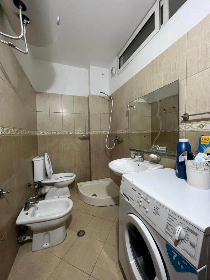 Flodril Appartment Durres Exterior photo